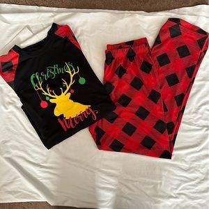 Men’s M Christmas pajamas EUC
